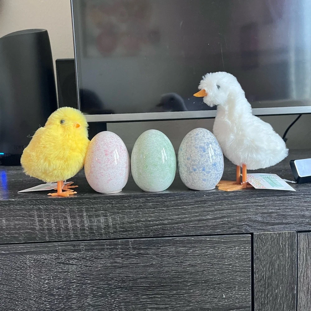Target Bullseye Easter Decor Set of 5. 🐥